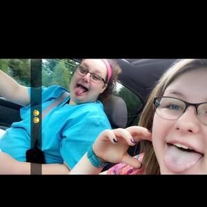 Meet your Posher, Kayla